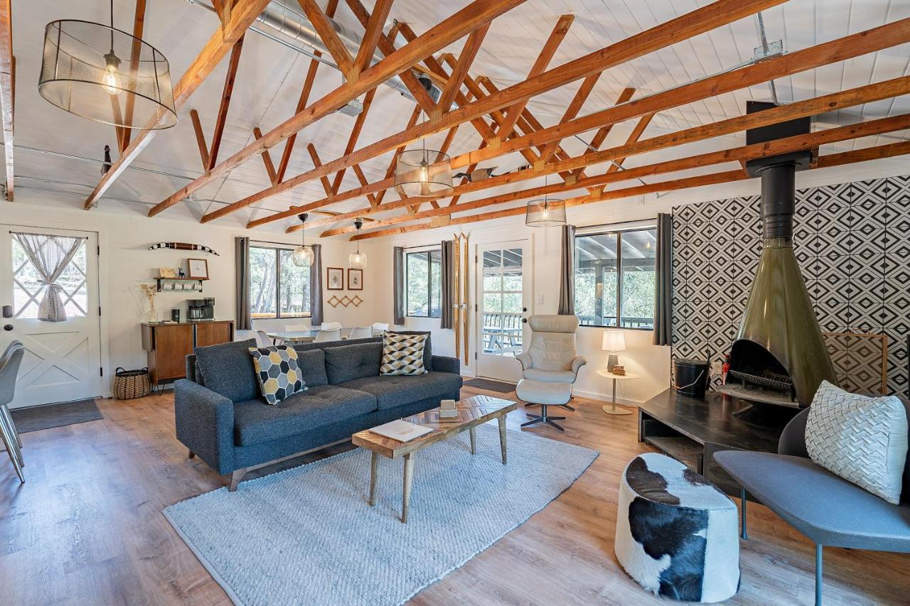 The Pine House - Cozy Mid-Century Modern, Pet-Friendly Villa Dış mekan fotoğraf