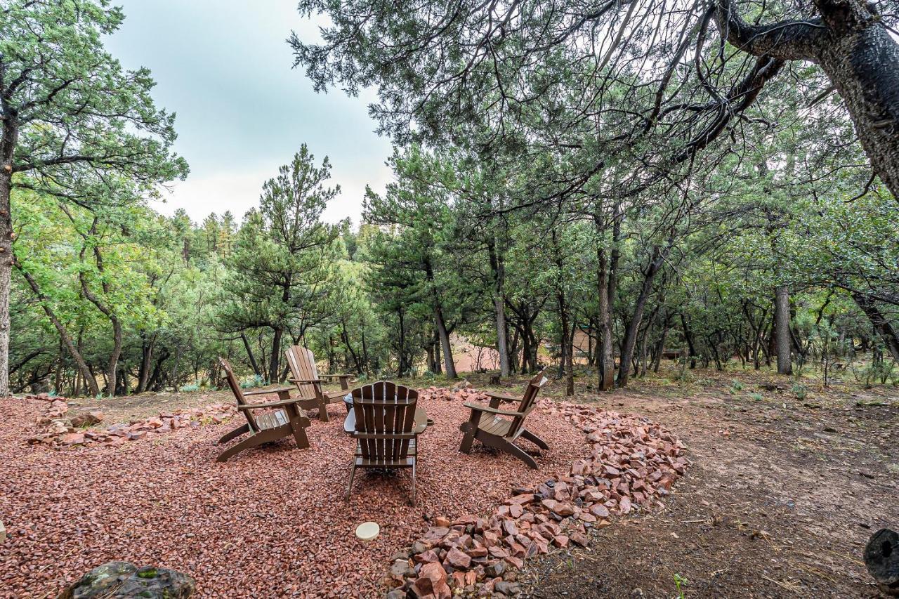 The Pine House - Cozy Mid-Century Modern, Pet-Friendly Villa Dış mekan fotoğraf