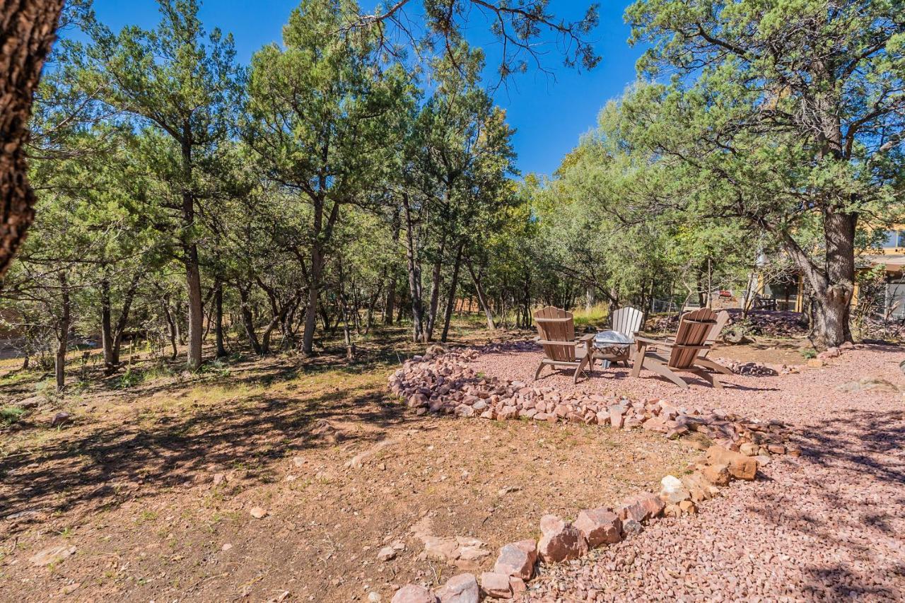 The Pine House - Cozy Mid-Century Modern, Pet-Friendly Villa Dış mekan fotoğraf