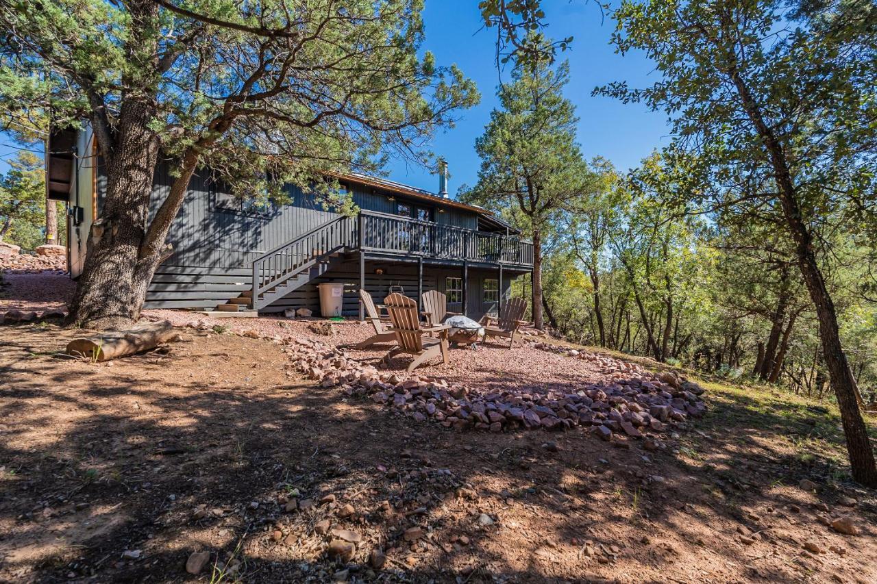 The Pine House - Cozy Mid-Century Modern, Pet-Friendly Villa Dış mekan fotoğraf